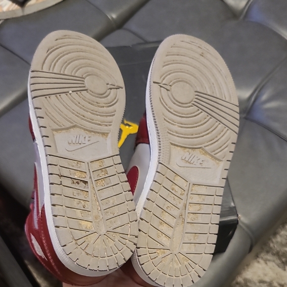 Air Jordan 1 Mid 'Cherrywood Red' - Picture 5 of 8